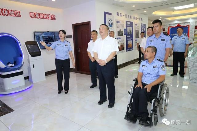 曾欣在百色市调研时强调：提高政治站位 维护边疆巩固安宁